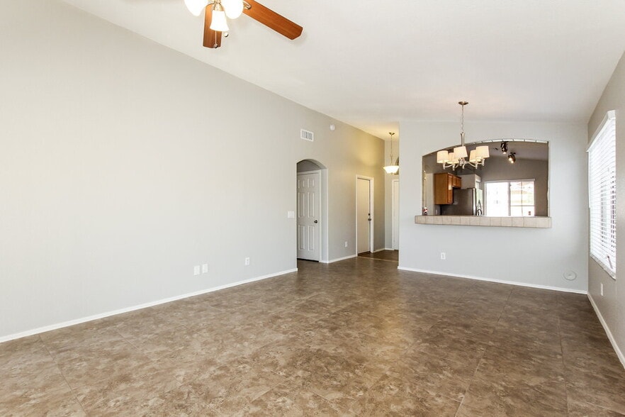 Building Photo - 18139 N Skyhawk Dr