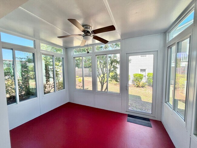 Building Photo - Coming soon! Property, being updated, 1 mile to shops, central Wilmington 3 BEDROOMS!