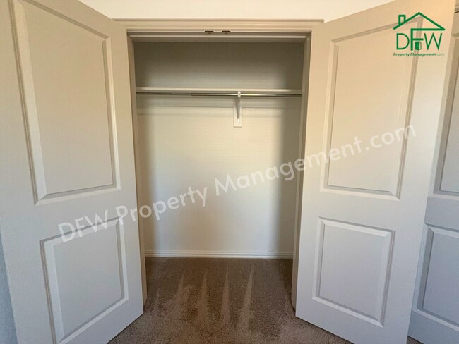 Building Photo - 3 Bed/2.5 Bath Home for Lease in Arlington – 2 Living Areas, Pool, Courts & Trails Nearby!