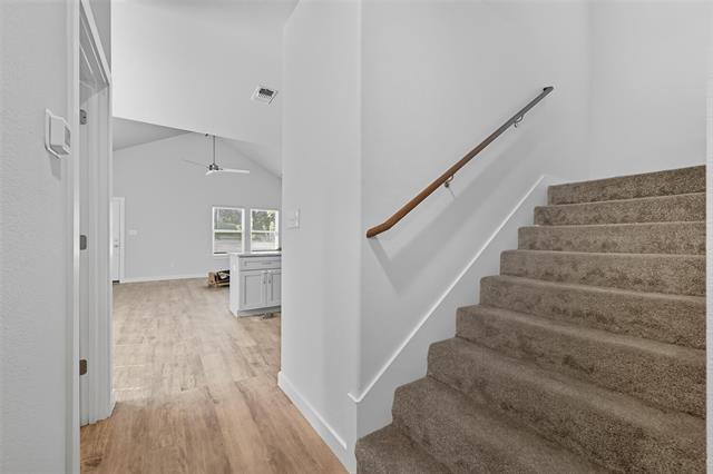 Building Photo - 419 E Elm St