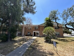 Building Photo - 815 W Walnut Ave