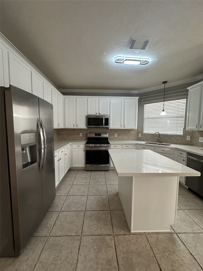 Building Photo - 23806 Allingham Ln