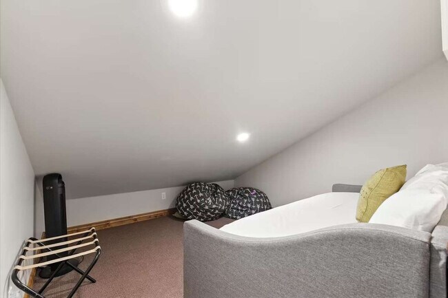 Building Photo - 1670 South Maddi-SI ID1475807P