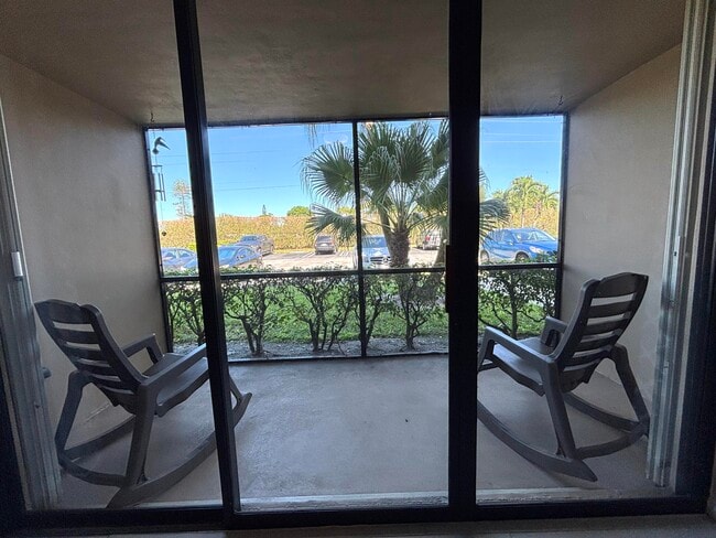 Building Photo - 617 Sea Pine Way