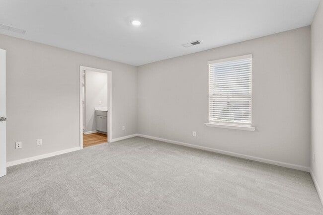 Building Photo - 4 Bedroom Single Family Home In Pendergrass!