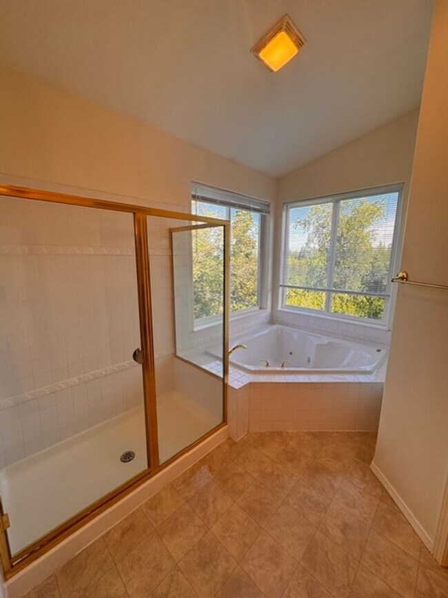 Building Photo - 10100 Zermatt Cir