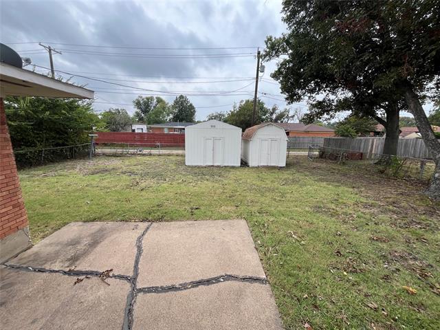 Building Photo - 2214 Mockingbird Ln