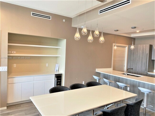 Building Photo - 801 S Miami Ave