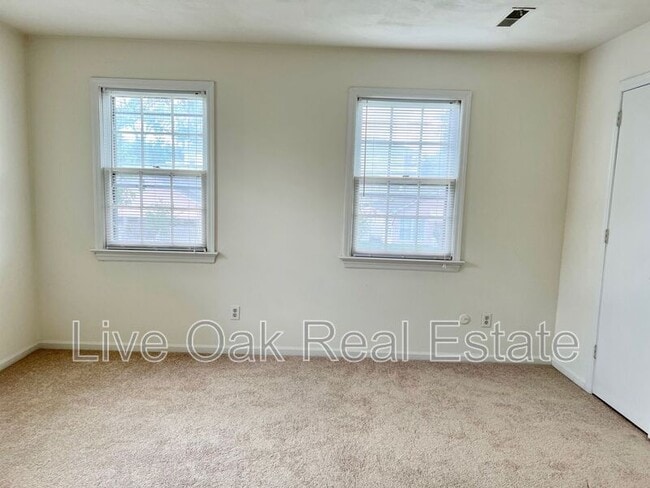 Building Photo - 1317 Cypress Ave