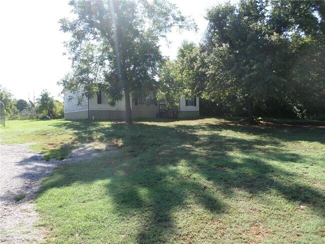 Building Photo - 25944 Meridian Ave