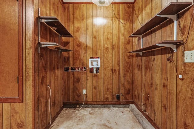 Building Photo - 206 Esmond Ct