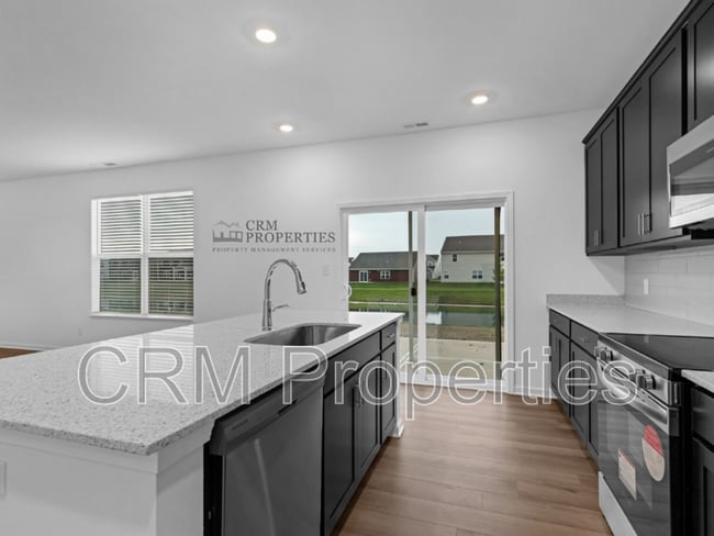 Building Photo - 3449 Briarwick Dr