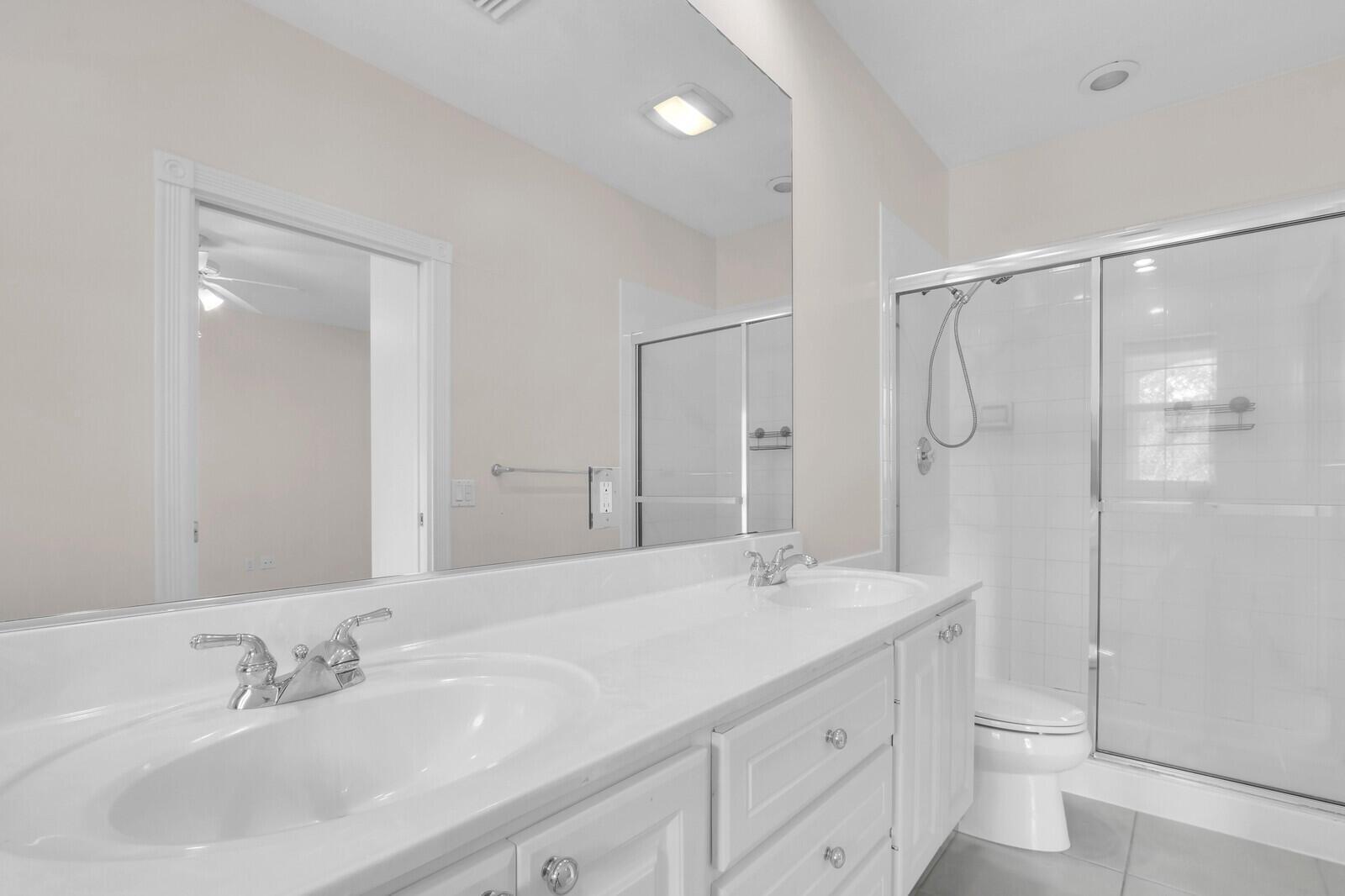 Building Photo - 3183 E Community Dr