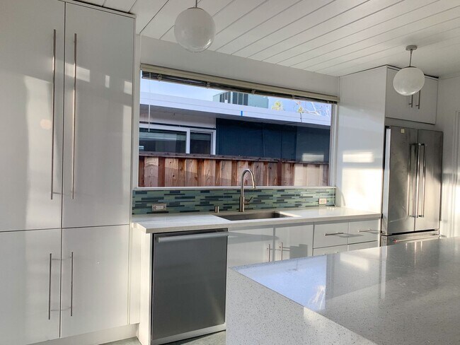Building Photo - High-End San Jose 4 Bedroom Eichler!