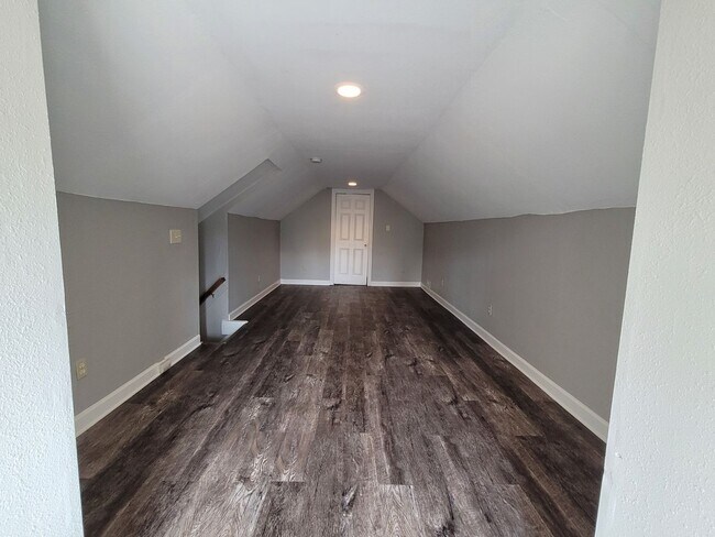 Building Photo - bon6