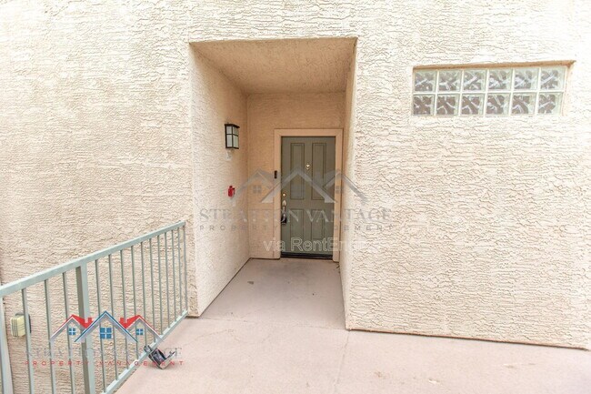Building Photo - 16013 S Desert Foothills Pkwy