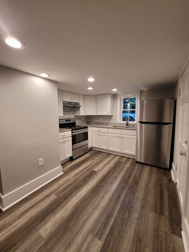 Building Photo - Newly Renovated 2 bed 1 bath- Dunn, NC