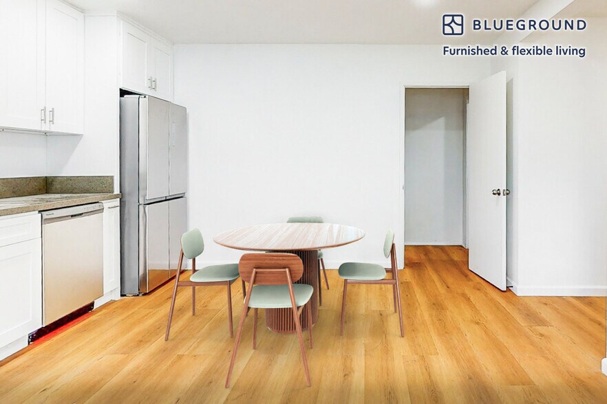 Building Photo - 7949 Romaine St