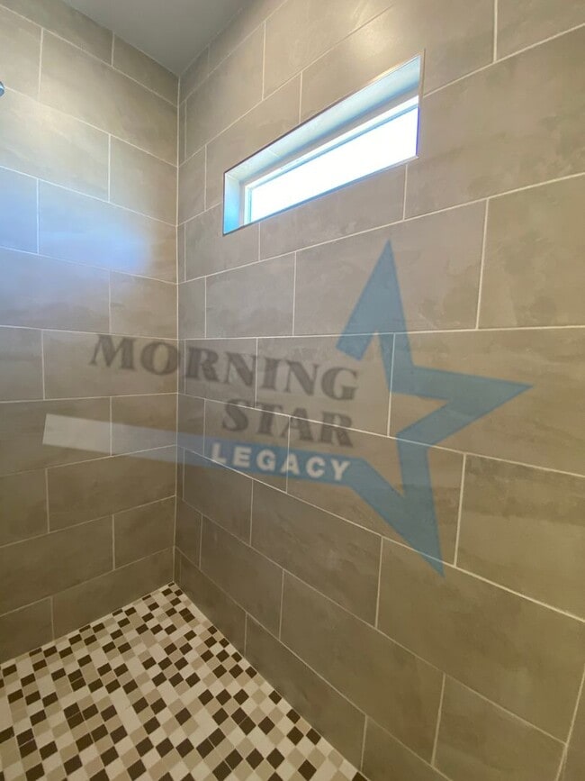 Building Photo - NEWER CONSTRUCTION - MOVE IN READY