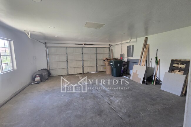 Building Photo - 5020 Trabuco Canyon Dr