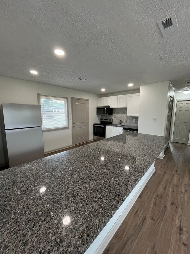 Building Photo - Beautifully Renovated 3-Bedroom Ranch with Open Floor Plan & 2-Car Garage