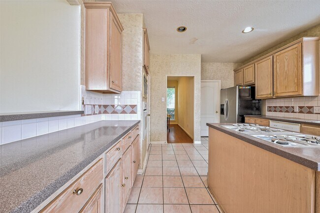 Building Photo - 6806 Rhodes Ct