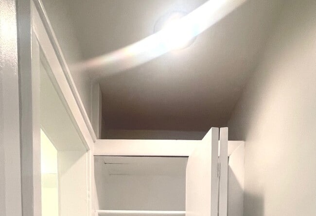 Building Photo - 4133 N Ashland Ave