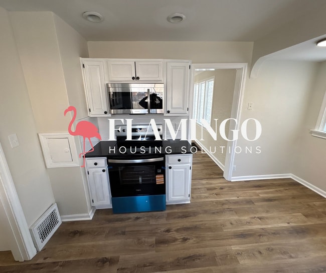 Building Photo - 451 Brookside Dr