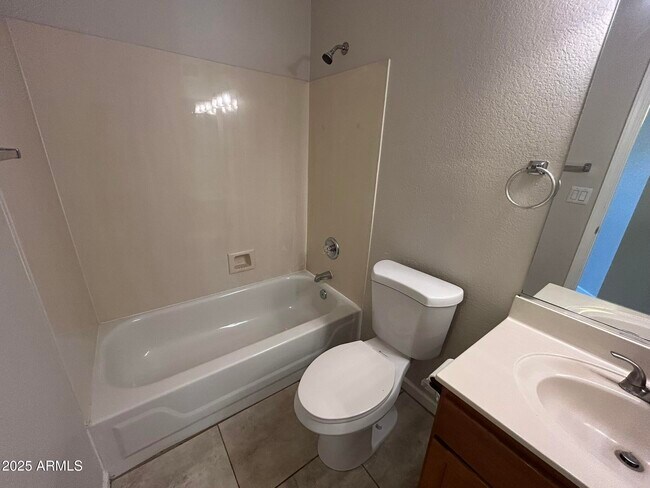 Building Photo - 7531 W Taro Ln