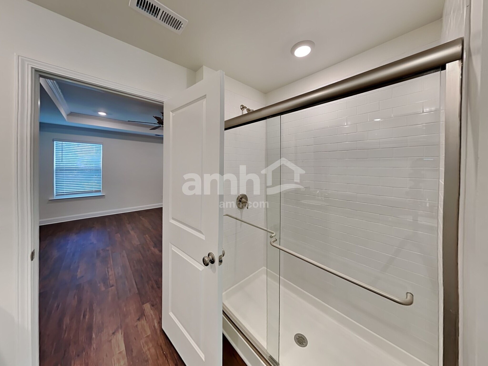 Building Photo - 559 Rivermist Dr