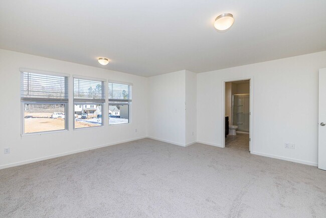 Building Photo - BEAUTIFUL 4 Bedroom Home Piedmont School D...