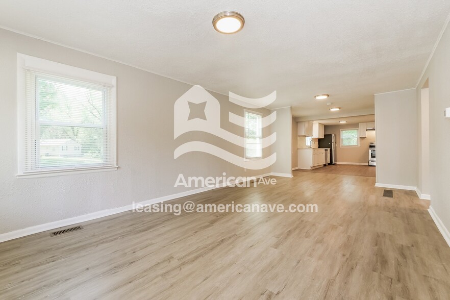 Building Photo - 5328 Ash Ave