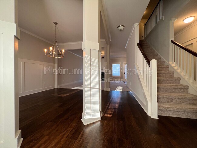 Building Photo - 244 Stonecreek Bnd