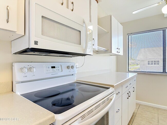 Building Photo - 49 Bogey Cir