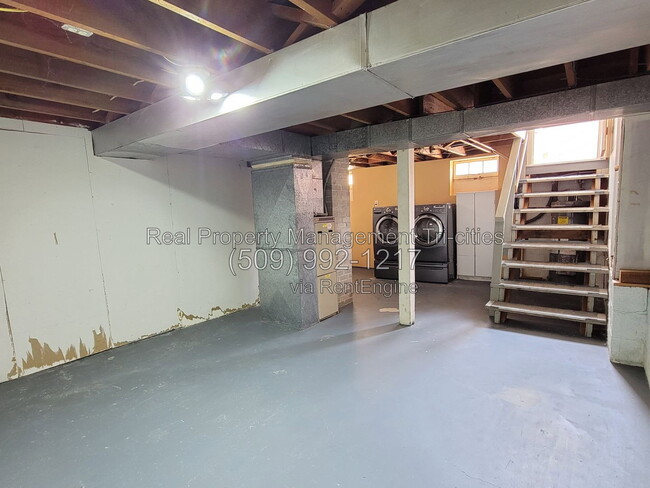 Building Photo - 312 Goethals Dr