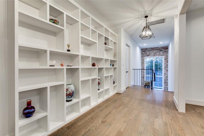 Building Photo - 3302 Elmridge St