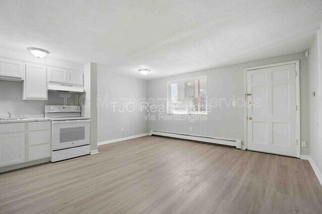 Building Photo - 1138 Corona St