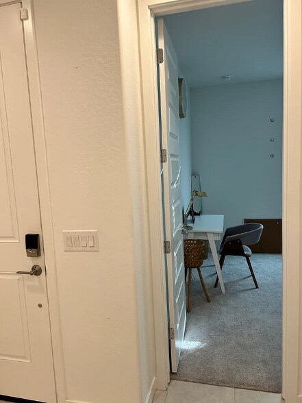 Building Photo - 4037 S 93rd Dr