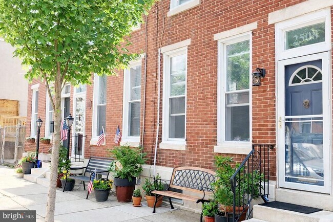 Building Photo - 2508 Tulip St