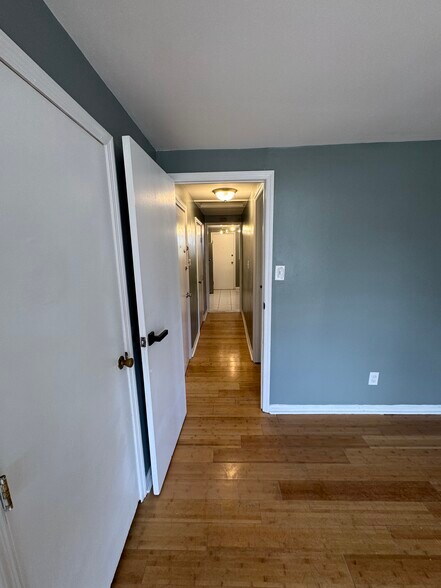 Building Photo - 35 Coit St