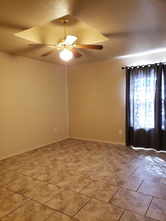 Building Photo - 3854 Van Ess Ct