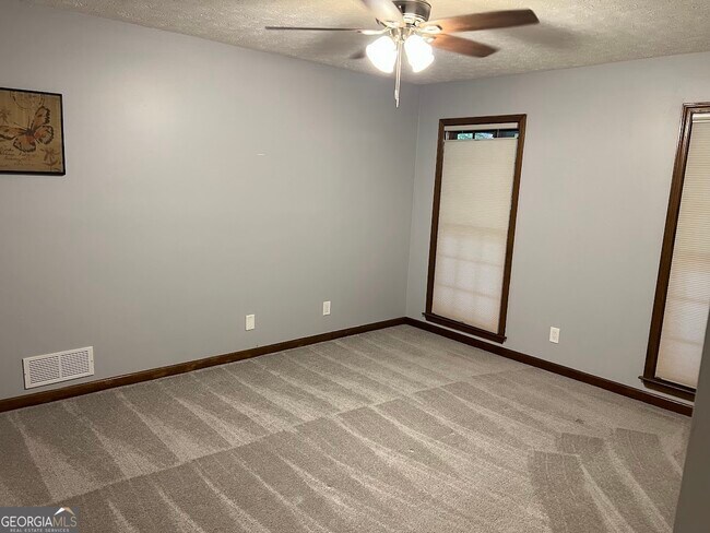 Building Photo - 5741 Wolf Laurel Dr SW