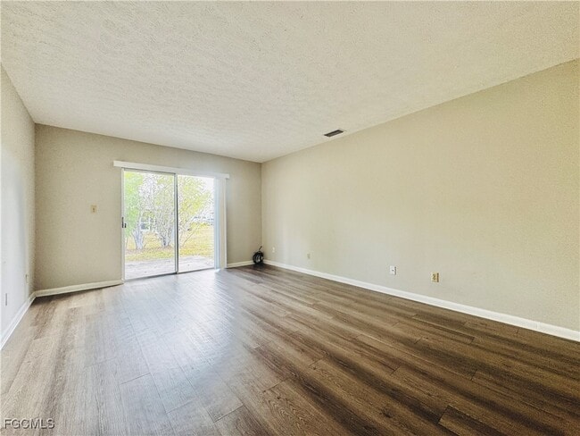 Building Photo - 3619 SE 9th Pl