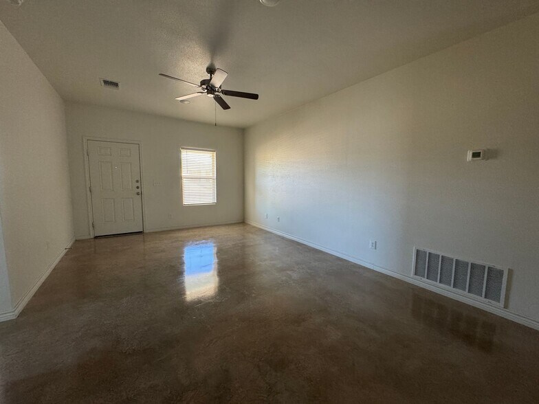 Building Photo - 1800 Emma Naylor Ct