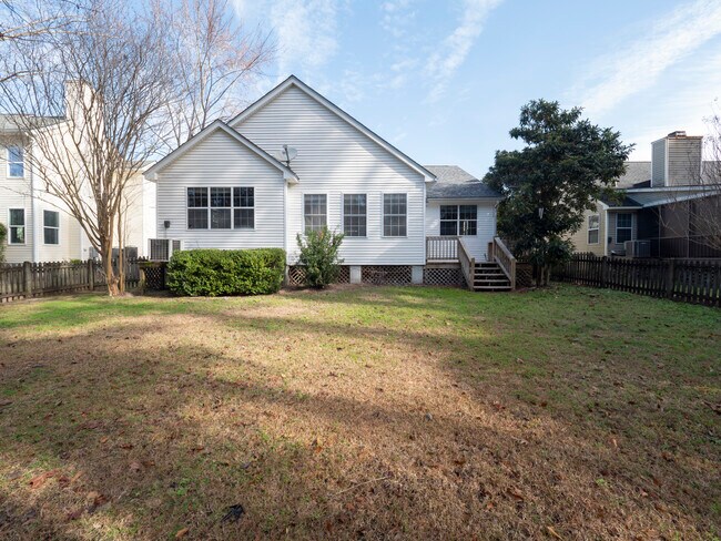 Building Photo - 145 Historic Dr