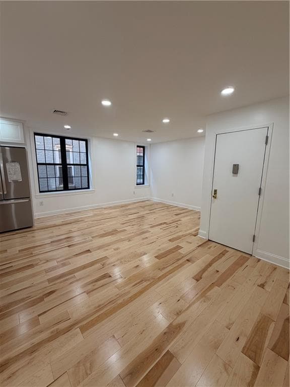 Building Photo - 550 Jamaica Ave