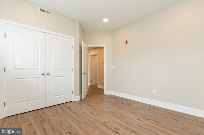 Building Photo - 2220-28 Master St