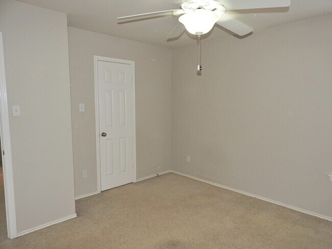 Building Photo - 4427 Wavertree Dr