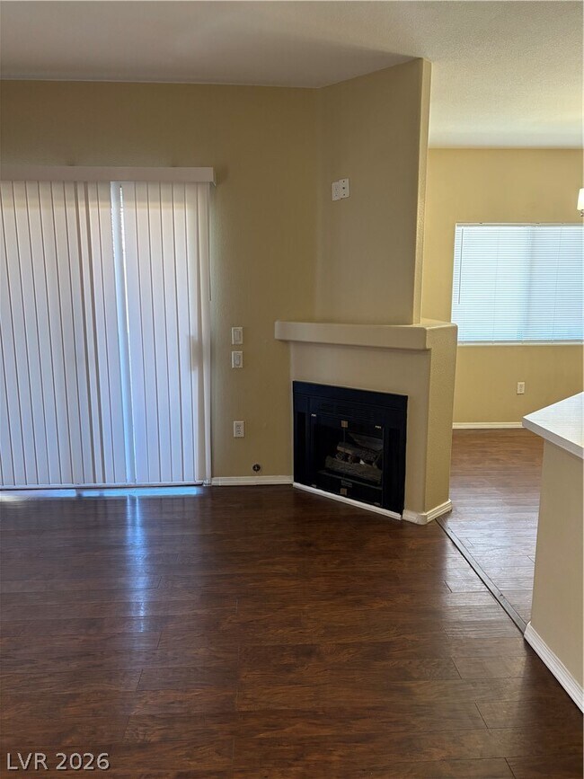 Building Photo - 1050 E Cactus Ave