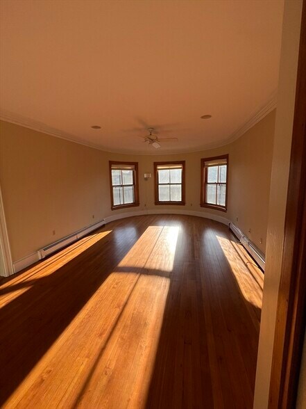 Building Photo - 11 Revere St